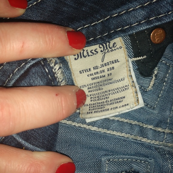 Miss Me Signature Boot 26x33 - Picture 7 of 8